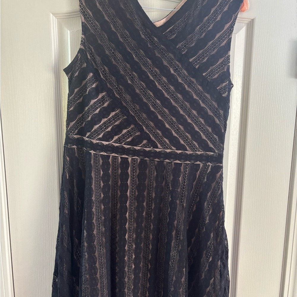 Harper Sleeveless V-Neck A-Line Midi Dress